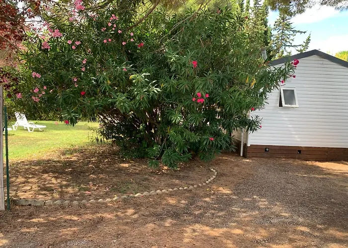 Сasa de vacaciones Mobil + Dépendance Dans Jolie Parc Privé