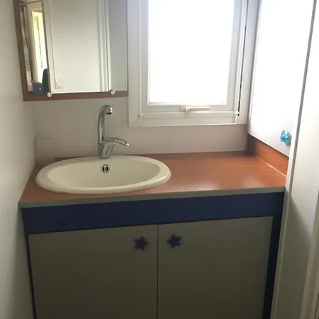 Holiday home Mobil + Dependance Dans Jolie Parc Prive