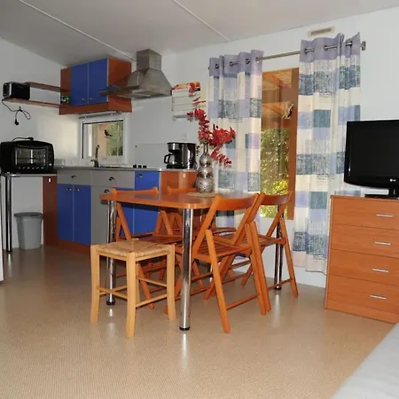 Holiday home Mobil + Dependance Dans Jolie Parc Prive *